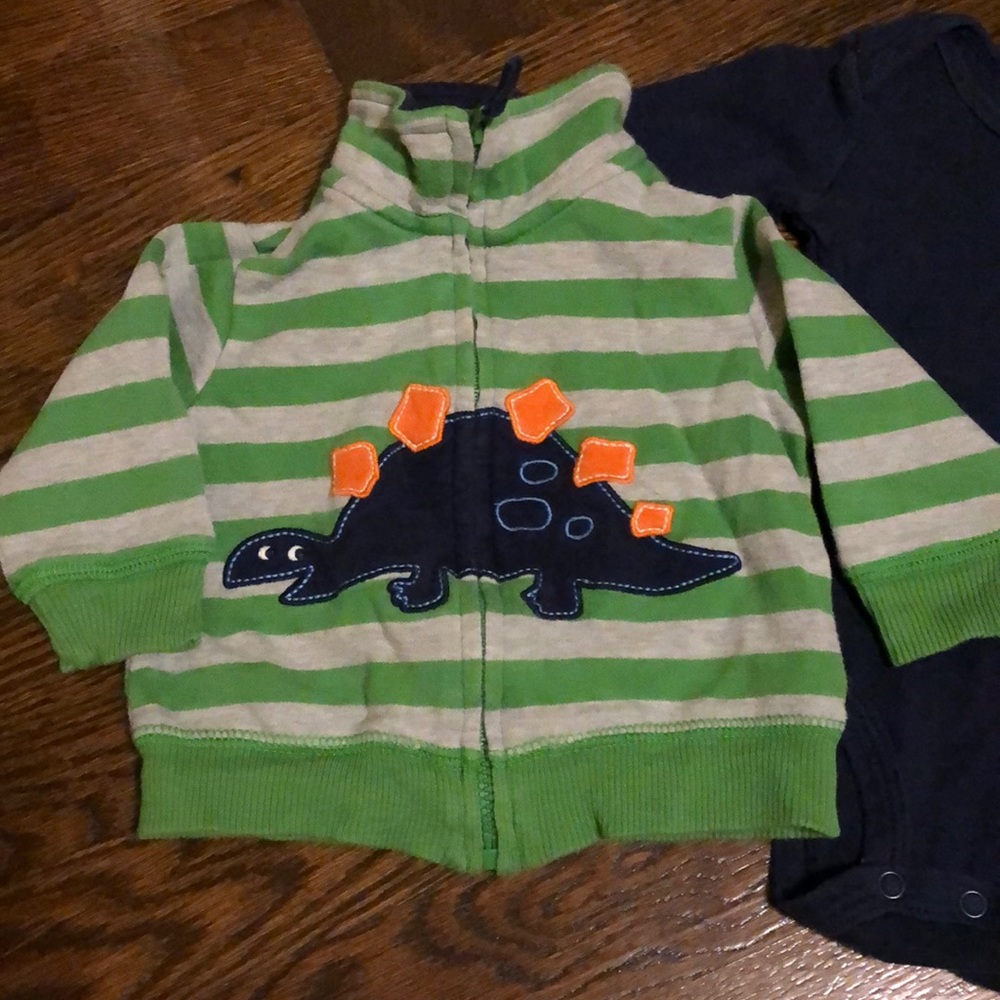 Carter’s Dinosaur Set - Picture 2 of 4